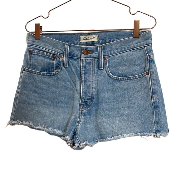Madewell Relaxed Denim Shorts with Raw Hem in Essen Wash - Picture 1 of 15